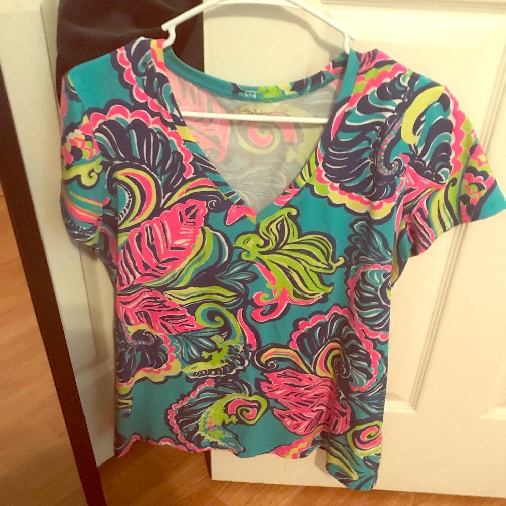 Lilly Pulitzer v neck